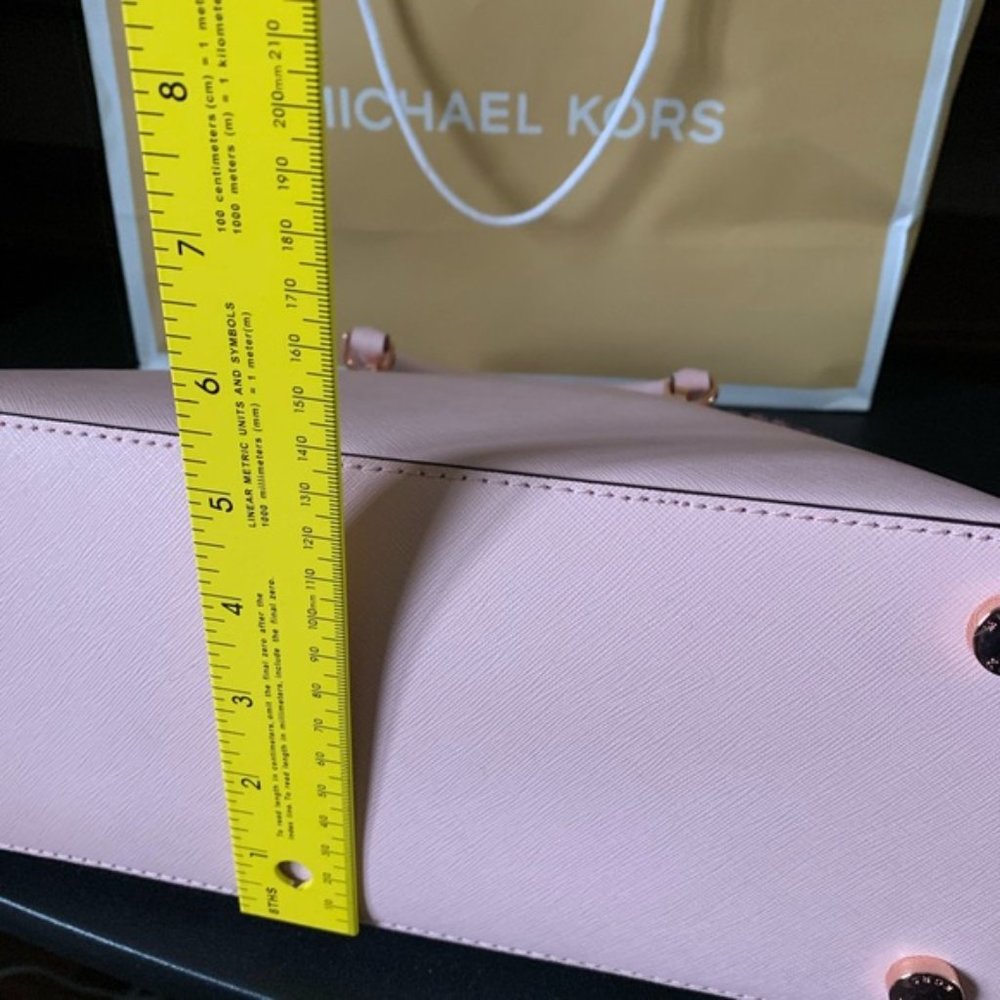 Michael Kors Women’s Rose Gold Pink Large Dome Satchel Brand New - Picture 13 of 16
